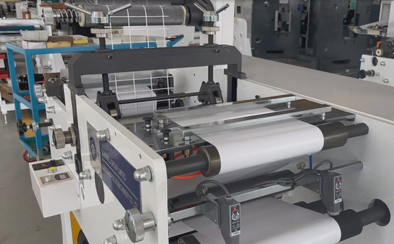 Thermal Transfer Paper Sticker Roll Kiss Cut Die Cutting Machine for Labels